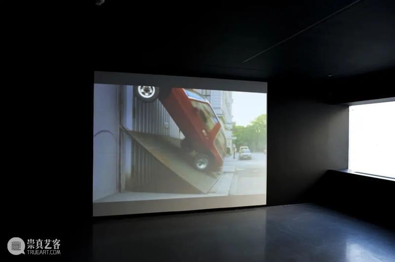 艺术家 | 欧文·沃姆 Erwin Wurm 博文精选 Thaddaeus Ropac 欧文 沃姆 Wurm 艺术家 作品 问题 雕塑 概念 日常生活 时代 崇真艺客